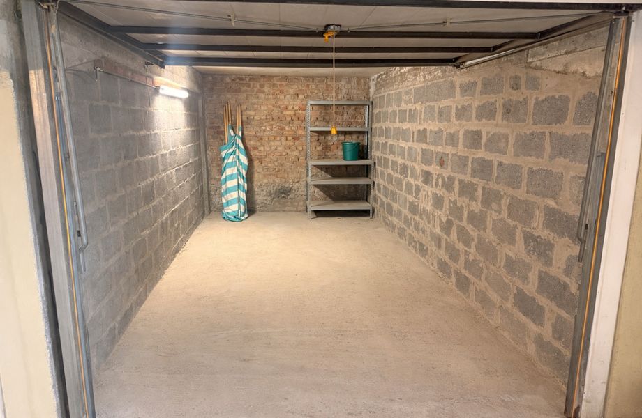 Garage + berging te koop in Middelkerke