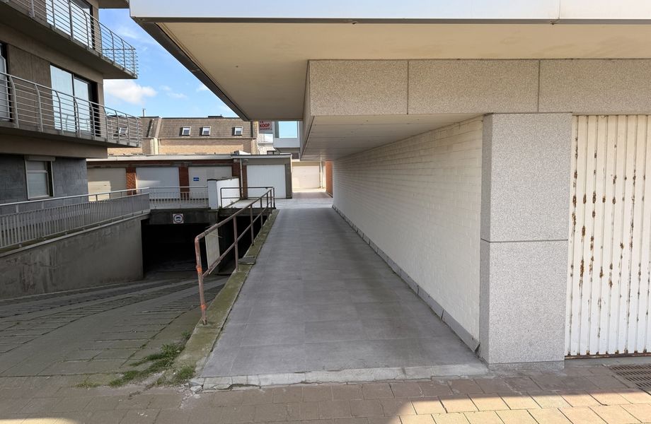 Gesloten garagebox te huur in Middelkerke