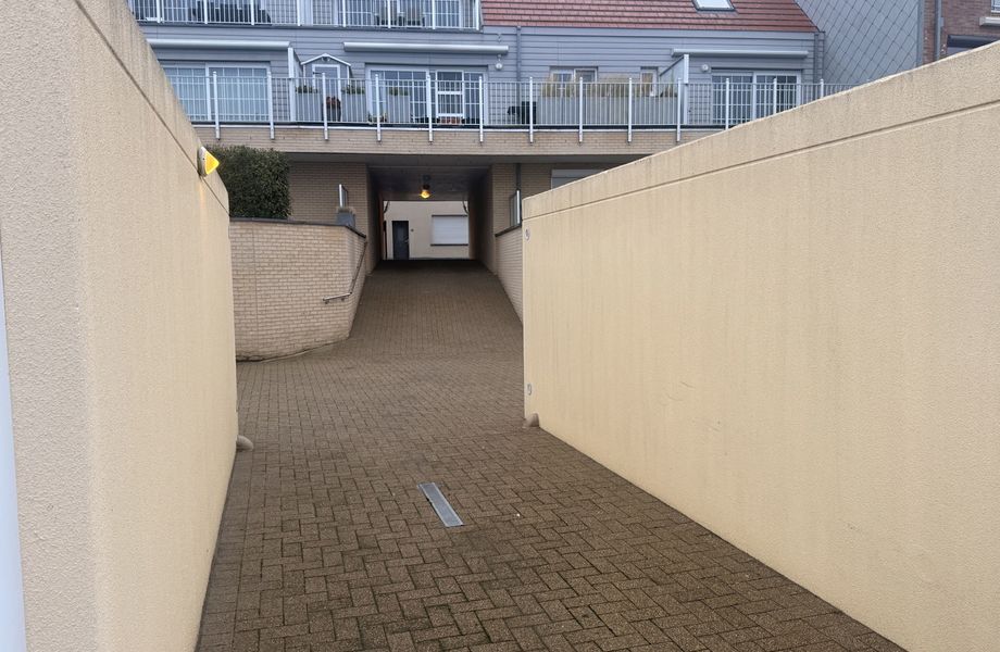 Gesloten garagebox te huur in Westende